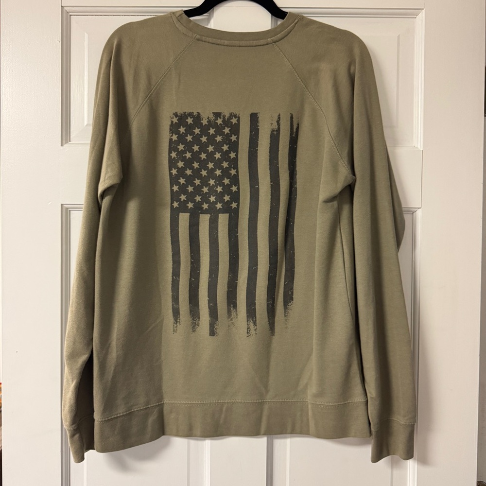 Lularoe • Logan Long-Sleeve